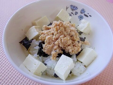 超簡単＊火を使わない＊鮭缶と塩豆腐丼